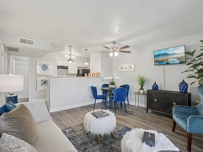 Don't Miss Out Biltmore Homes Leasing Fast — Photo 17