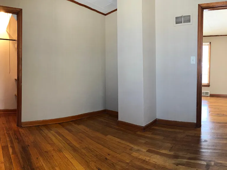 306 Commercial St — Photo 9