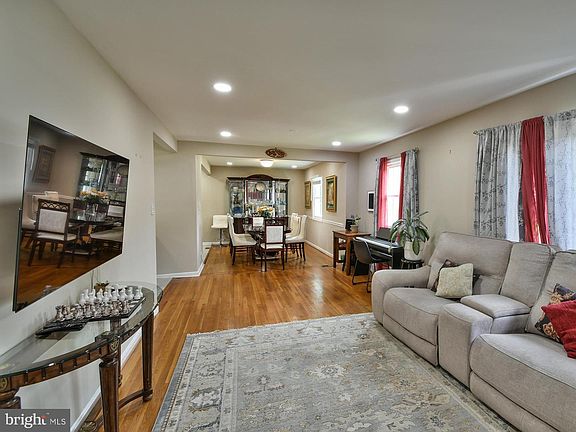 2nd image of 1201 Schindler Dr