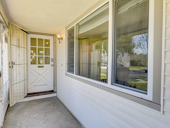 4th image of 3773 McNab Ave