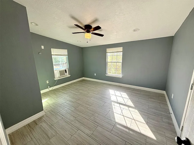 9013 Puritan Way — Photo 11