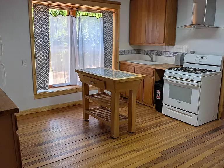 2500 Thompson Rd NW — Photo 14
