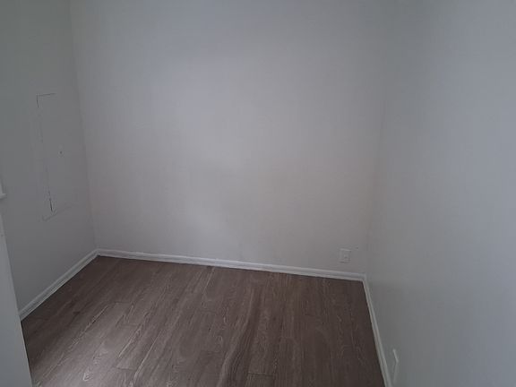 4th image of 10008 28th Ave SW