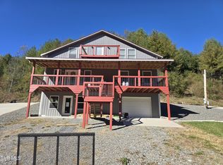 667 Robinson Hollow Ln, Mountain City, TN 37683