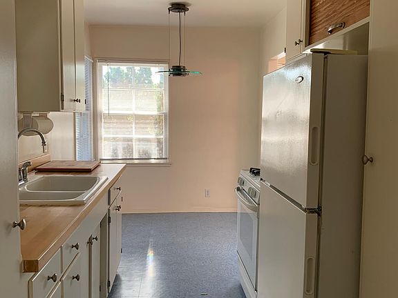 3rd image of 10153 Regent St #10153