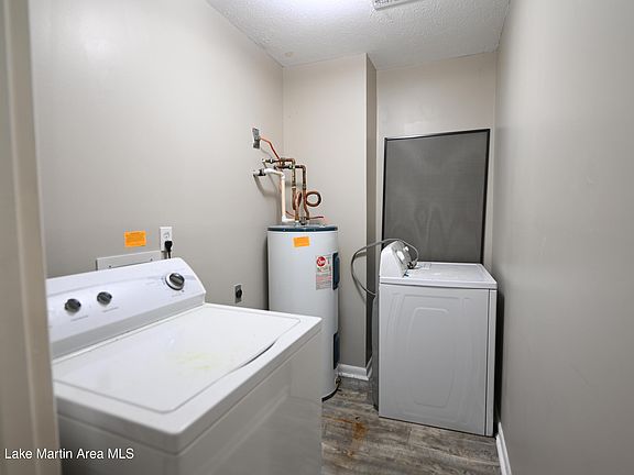 5th image of 3426 Dobbs Rd