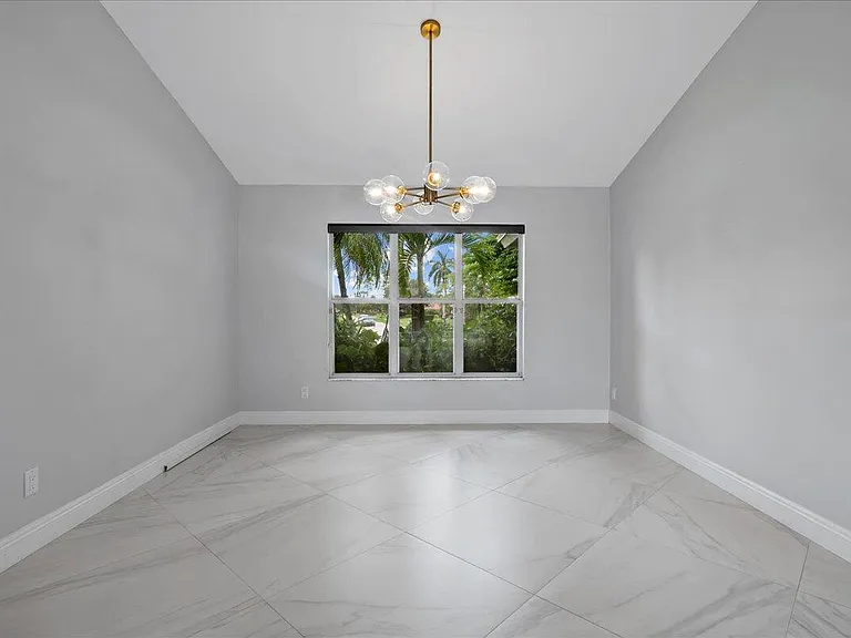 15575 Woodmar Ct — Photo 7