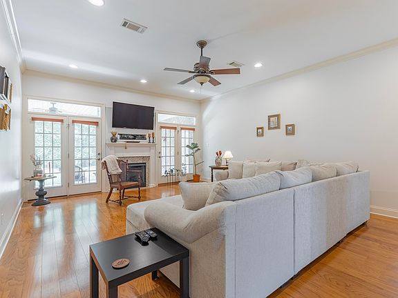 3rd image of 178 Orchard Valley Cir