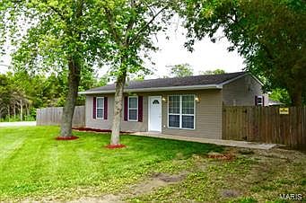 1st image of 883 Twin Oak Dr