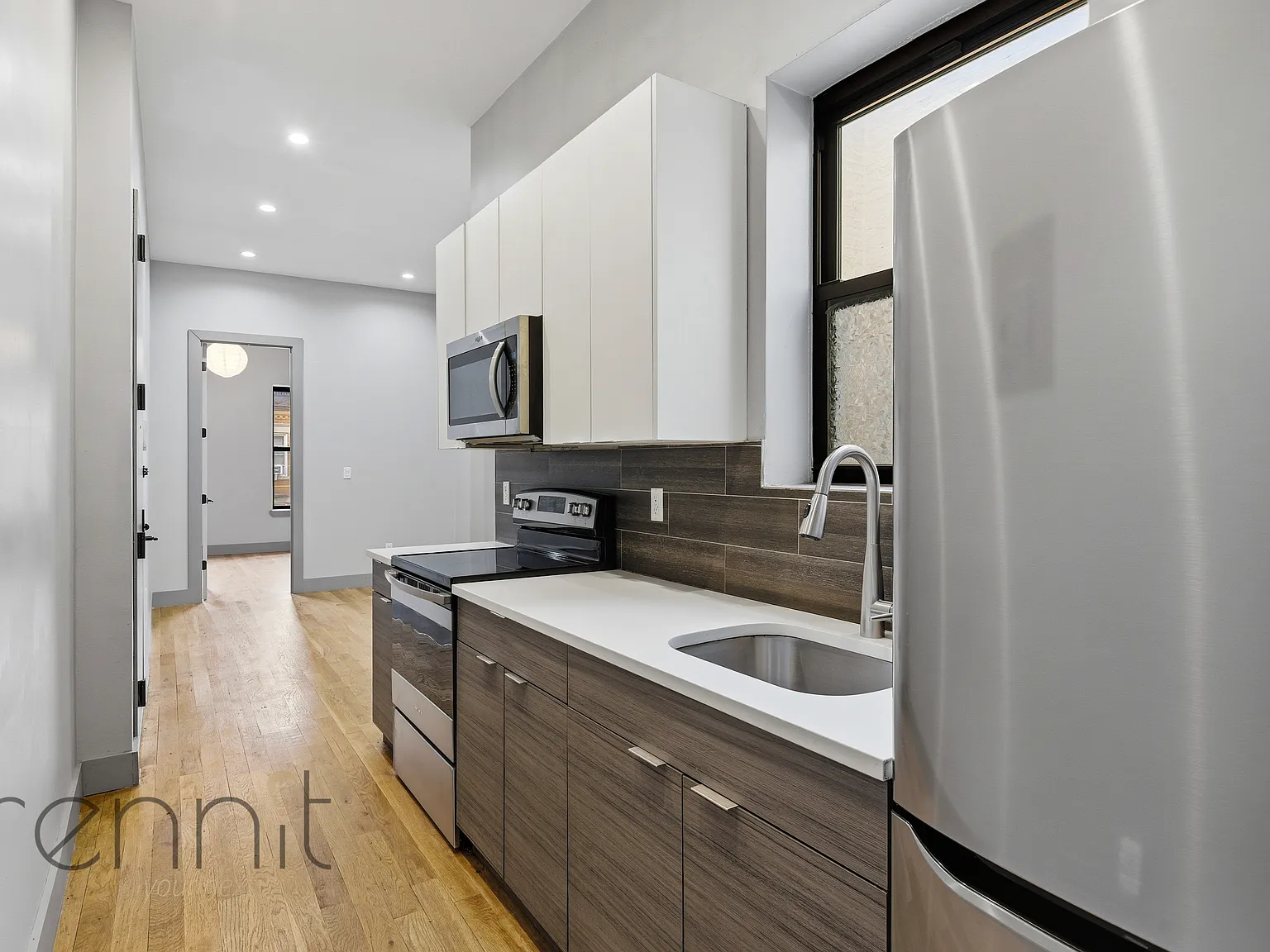 1716 Woodbine Street — Photo 3