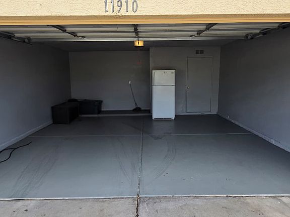 3rd image of 11910 N 76th Ln