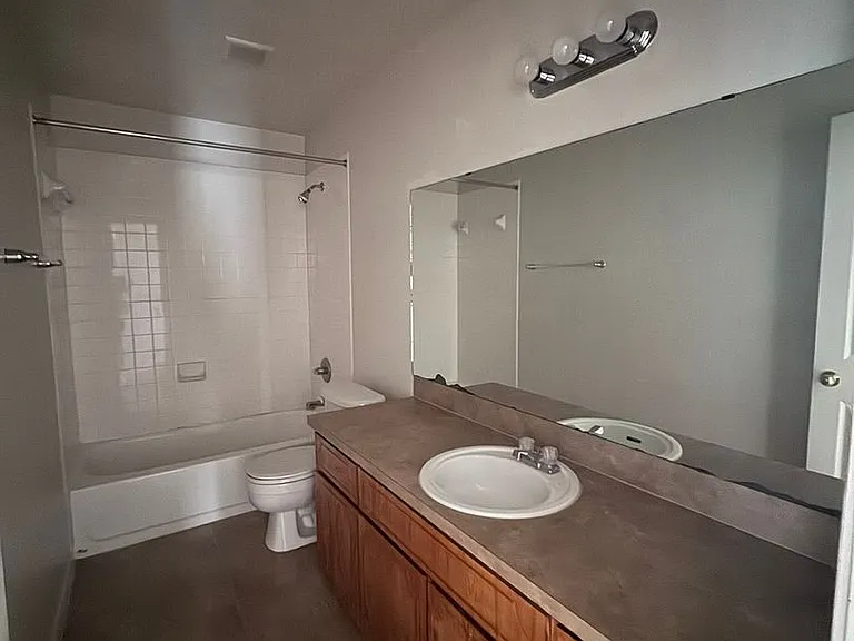 1430 Shoshoni Trl — Photo 9