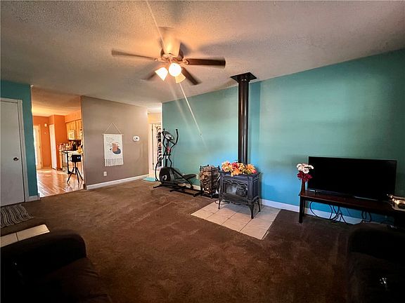 4th image of 916 Blueridge Dr