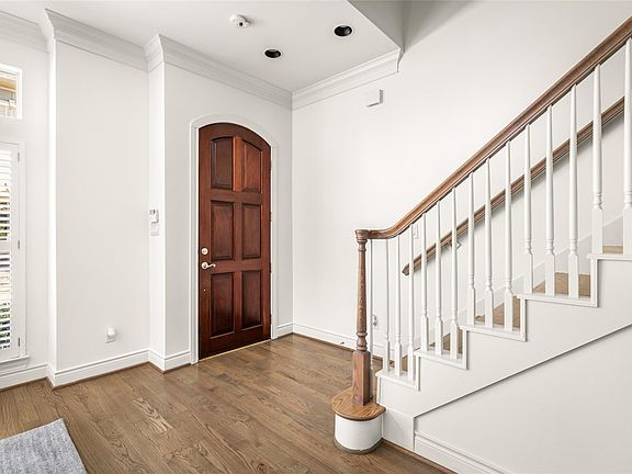 4th image of 3211 S Pemberton Circle Dr