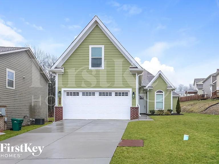 2045 Hamilton Hill Dr — Photo 1