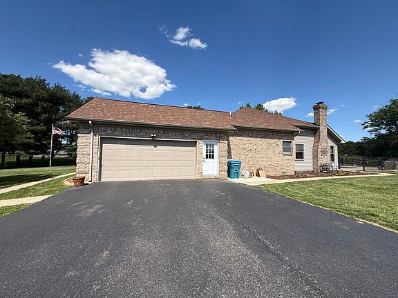 4th image of 334 Adams Hill Dr