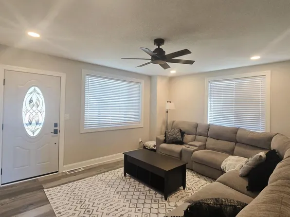 3531 W Rawson AVENUE, Franklin, WI 53132