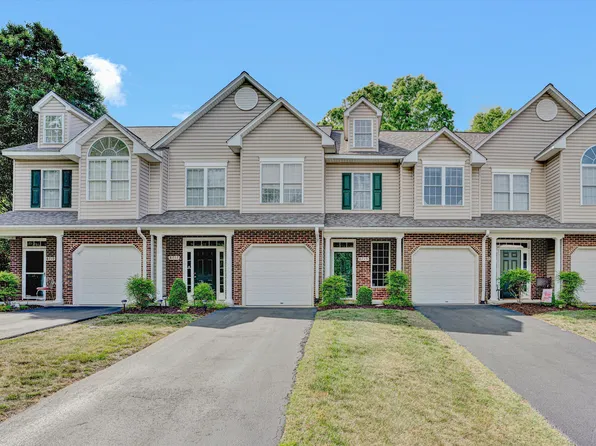 8715 Little Hoop Rd, Roanoke, VA 24019