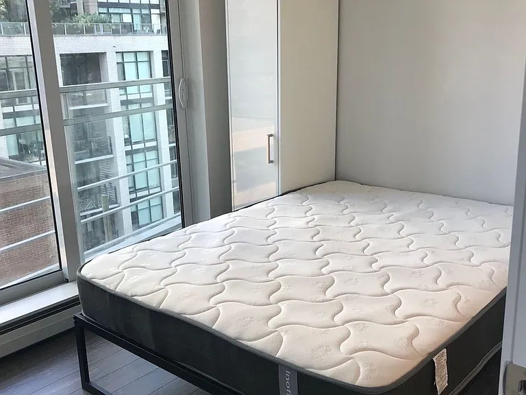 1283 Howe St #810 — Photo 8