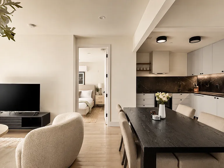 260 Gold St #914 — Photo 21