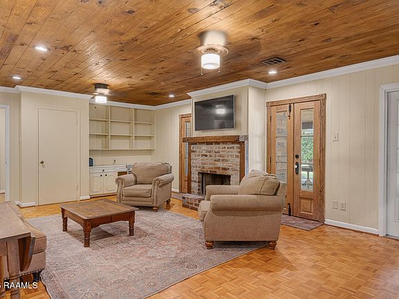 5th image of 1210 Jeanne St