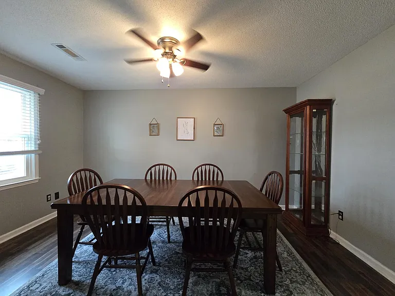637 Sierra St — Photo 10