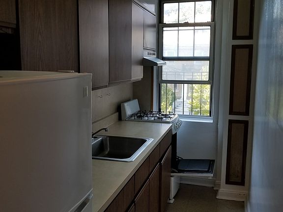 3rd image of 7011 108th St APT 2C