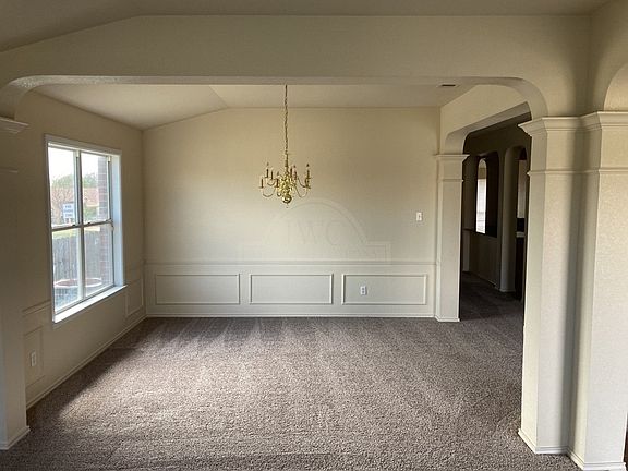 3rd image of 304 Canoe Dr