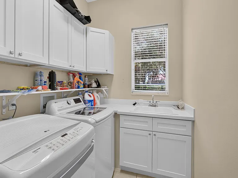 1048 Diamond Head Way — Photo 24