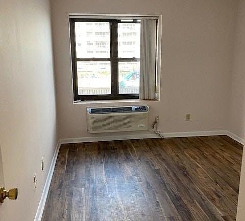 5th image of 220 W Broadway APT 100