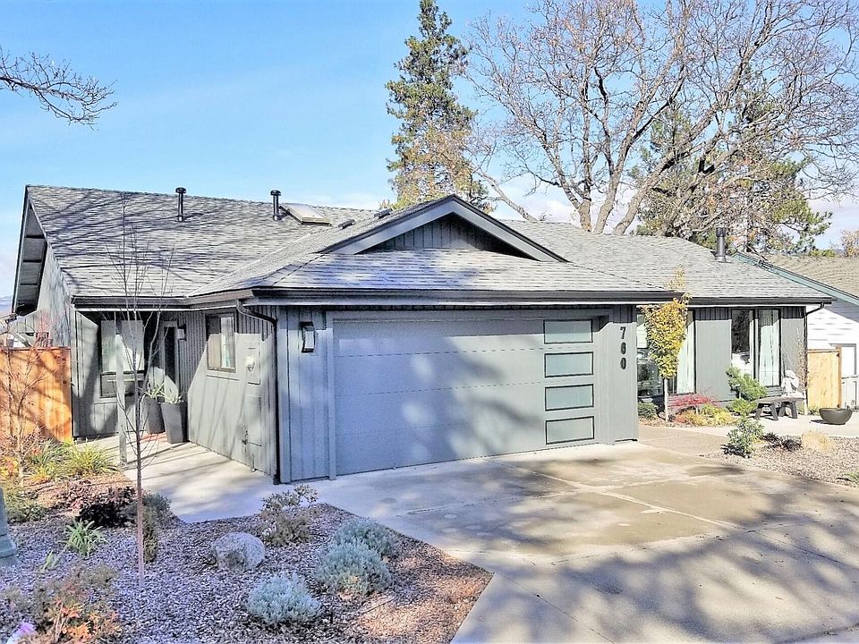 1st image of 760 W Pebble Beach Dr
