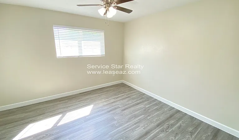 5936 W Seldon Ln — Photo 10