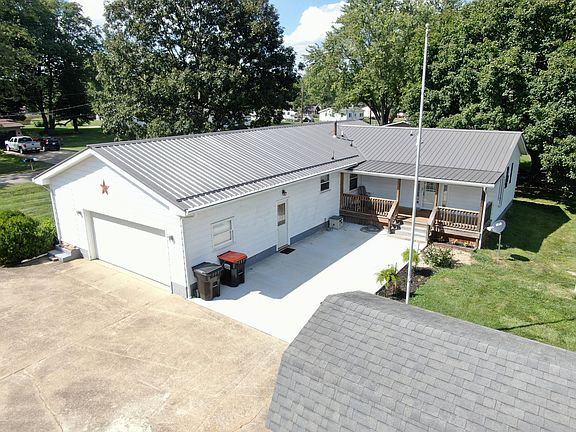 3rd image of 210 Darla Dr