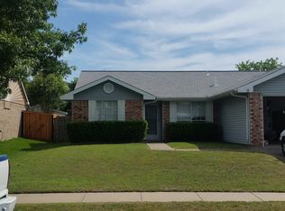 317 Creekwood Ln, Fort Worth, TX 76134