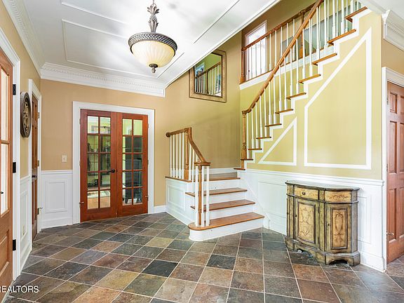 5th image of 7809 Eden Ln