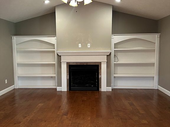 2nd image of 115 Ravenwood Dr