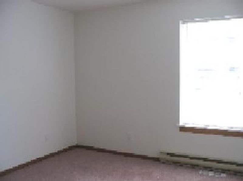 5th image of 9 GIBSON Avenue