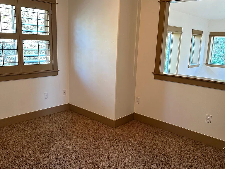 Upstairs bedroom 4 or office