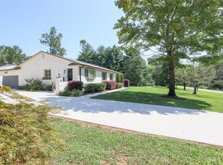 25 Bowen Dr, Belmont, NC 28012