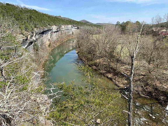 4th image of 1 N Boswell Rd