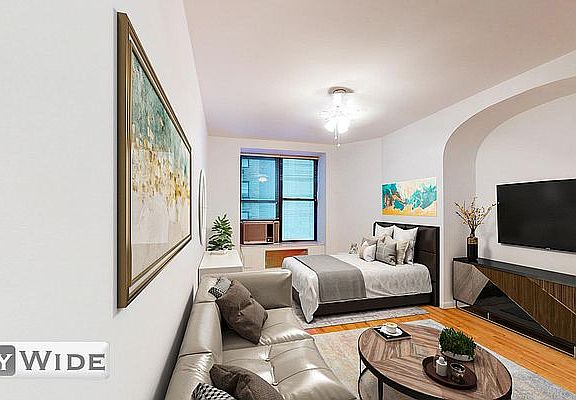 4th image of 117 W 58th St APT 4E