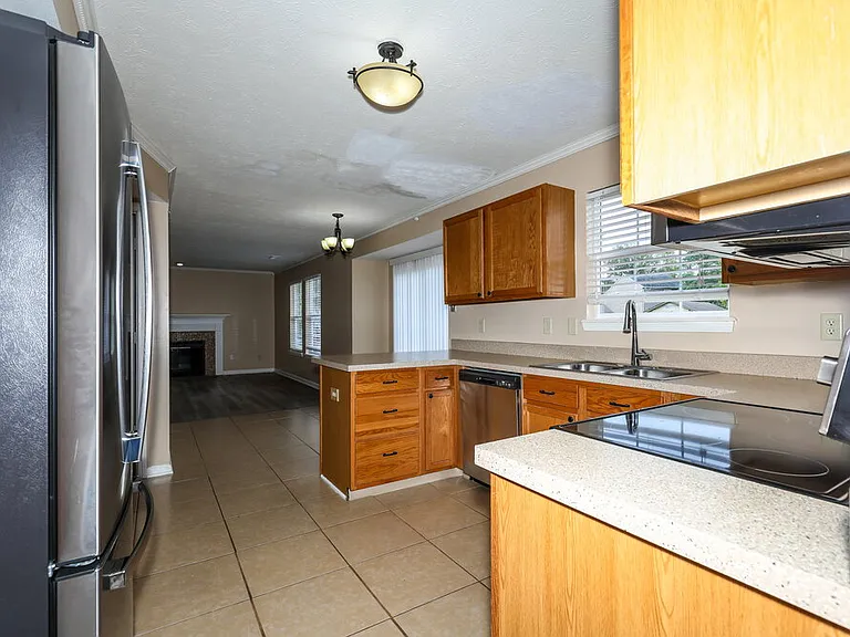 10211 Carmine Dr — Photo 7