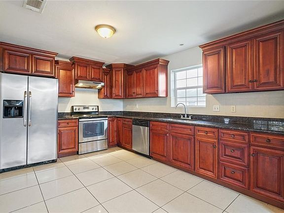 5th image of 3716 Diane Pl