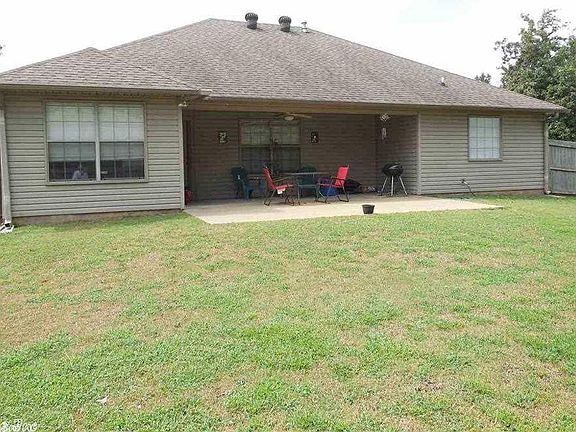 3rd image of 3214 Greenfield Dr