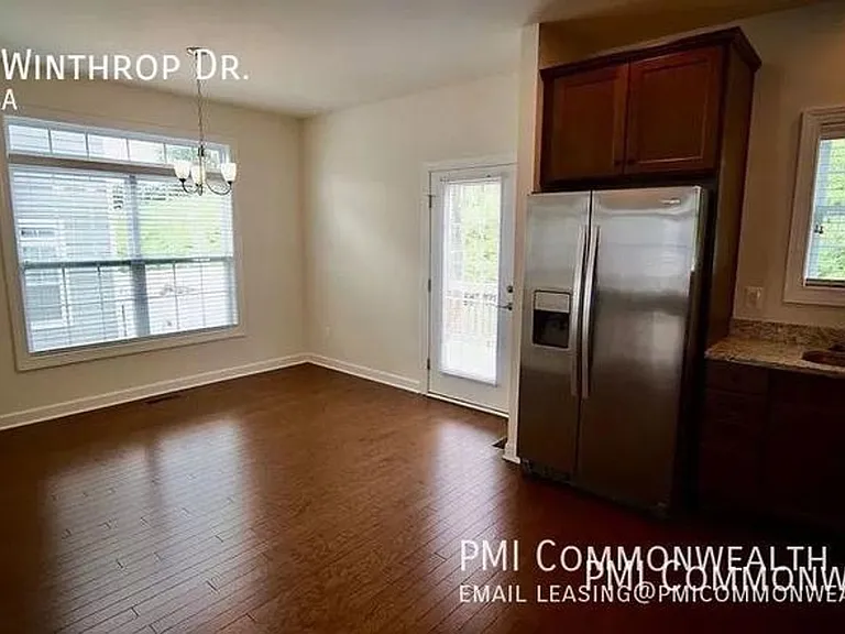 2410 Winthrop Dr — Photo 5