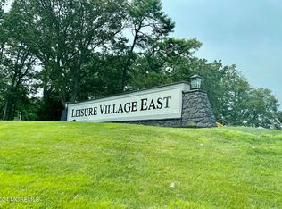 896C Inverness Ct, Lakewood, NJ