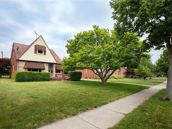 2nd image of 2756 Forestview Ave