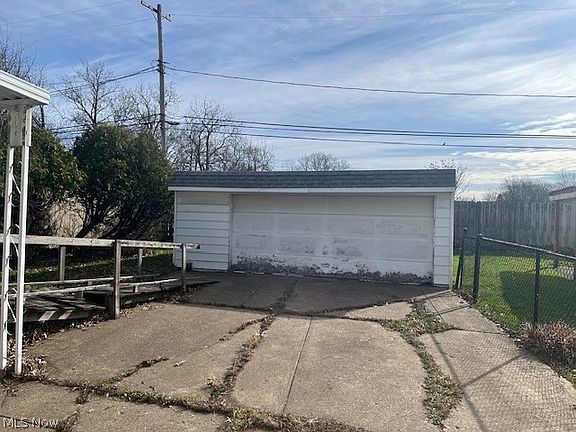 2nd image of 5127 Erwin St