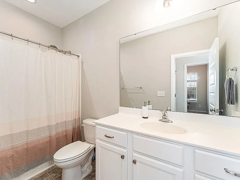1049 Lathrop Ln — Photo 31