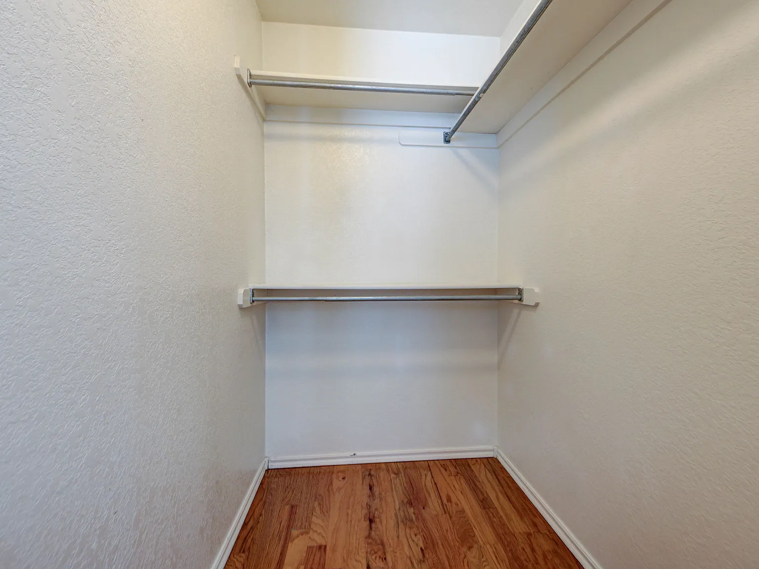 2809 East Lake Drive - 1 — Photo 2